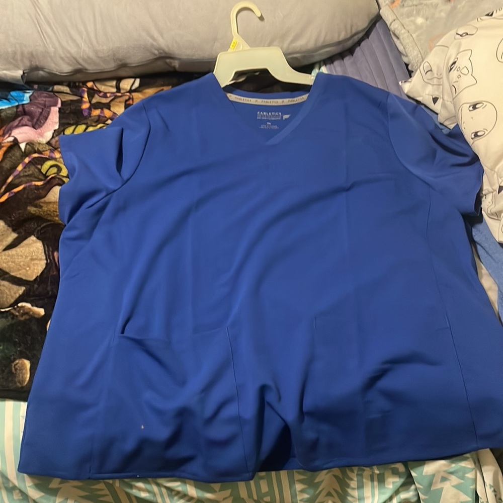 Fabletics Scrub Set - image 2